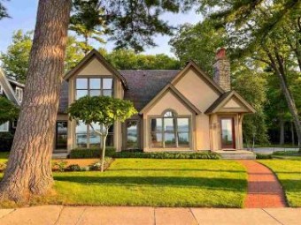 661 E Bluff Drive Harbor Springs, MI 49740