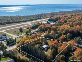 8470 Pleasantview Lane Harbor Springs, MI 49740