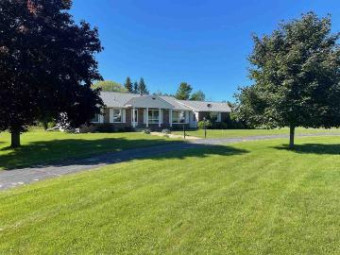 4033 Beatty Road Charlevoix, MI 49720