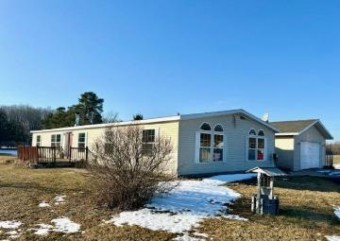 5173 Greenwood Road Petoskey, MI 49770