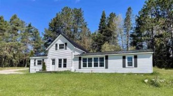 1048 N Traverse Street Harbor Springs, MI 49740