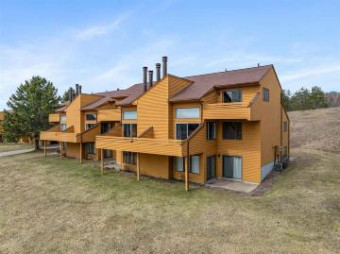 4749 S Pleasantview Road 34 Harbor Springs, MI 49740