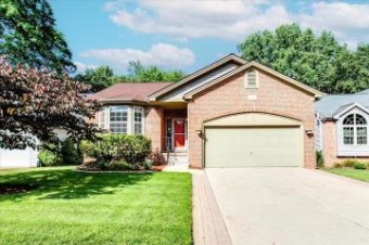 344 Lake Forest Drive Waterford, MI 48327