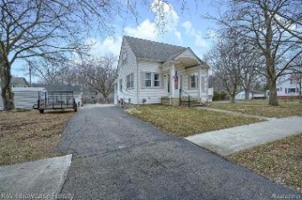 89 Clive Avenue Waterford, MI 48328