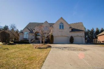 49404 Compass Point Drive Chesterfield Township, MI 48047