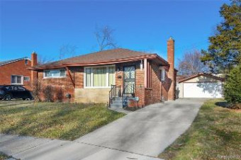 21840 E Ridgedale Street N Oak Park, MI 48237