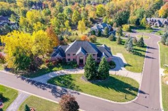 8250 Pine Hollow Trail Grand Blanc, MI 48439