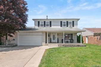 425 Plainfield Street Dearborn Heights, MI 48127