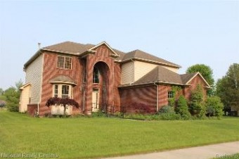 23443 W Creek Drive New Boston, MI 48164