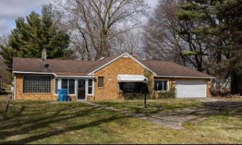 10765 S Dixie Erie, MI 48133