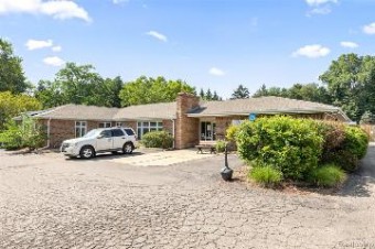 2895 W Grand River Avenue Howell, MI 48843