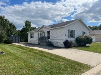 286 Pompano Court Lapeer, MI 48446