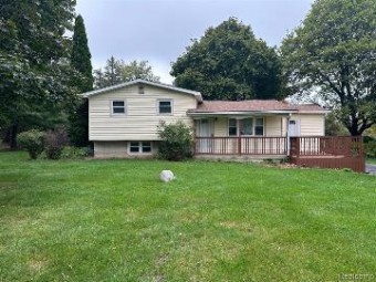 6287 E Maple Avenue Grand Blanc, MI 48439