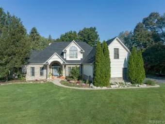 3440 Eagle Valley Court Howell, MI 48843
