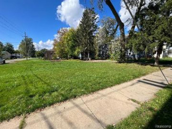 326 S Grand Avenue Fowlerville, MI 48836