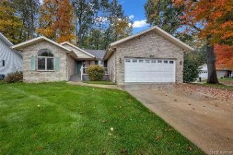 3927 Oak Hills Circle Port Huron, MI 48060