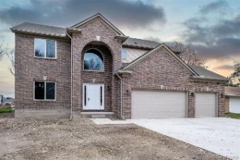 42876 Hanks Lane Sterling Heights, MI 48314