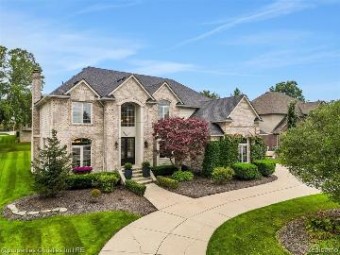 2670 Harrow Way Shelby Township, MI 48316