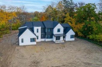 32627 Bingham Lane Bingham Farms, MI 48025