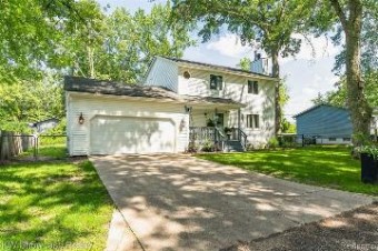 3245 Rio Vista Street Commerce Township, MI 48382