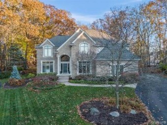 6839 Minnow Pond Drive West Bloomfield, MI 48322