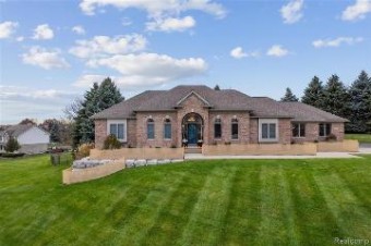 8741 N Hills Howell, MI 48843