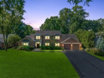 187 Country Club Drive Grosse Pointe Farms, MI 48236