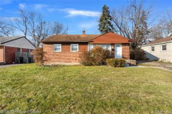 24241 Coolidge Oak Park, MI 48237