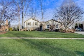 48092 Ben Franklin Drive Shelby Township, MI 48315