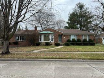 22278 Raven Avenue Eastpointe, MI 48021