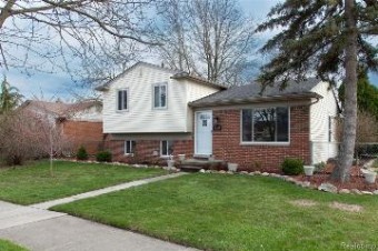 22335 Larch Street Woodhaven, MI 48183