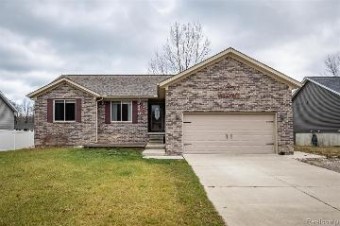 4244 Janice Fort Gratiot, MI 48059