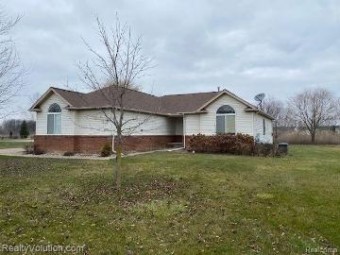 240 Deer Park S Capac, MI 48014