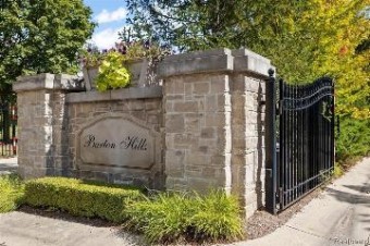 145 Bridgeview Drive Bloomfield Hills, MI 48304