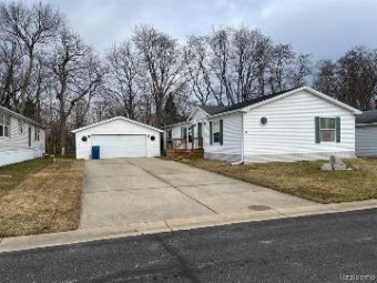 174 Brookfield Swartz Creek, MI 48473