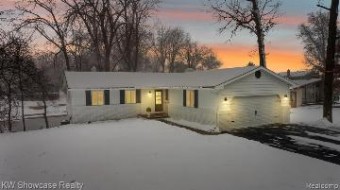 938 Beachway Drive White Lake, MI 48383