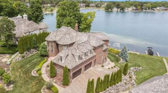 75 Chateaux Du Lac Fenton, MI 48430