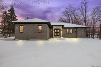 37336 N Hanson Drive Sterling Heights, MI 48310