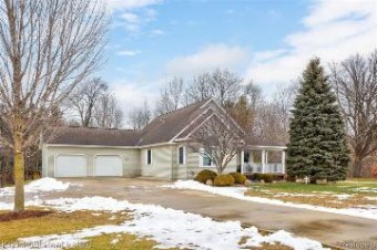 7578 Waters Edge Drive Vassar, MI 48768