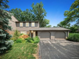 1192 Rolling Acres Drive Bloomfield Hills, MI 48302