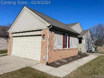 3113 Falcon Drive Burton, MI 48519