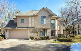 840 Adams Court Bloomfield Hills, MI 48304