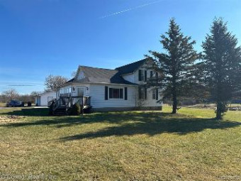 436 Pine River Road Kimball, MI 48074