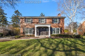 18234 Buckingham Avenue Beverly Hills, MI 48025