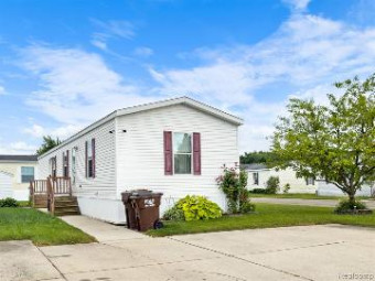 240 Mark Drive Newport, MI 48166