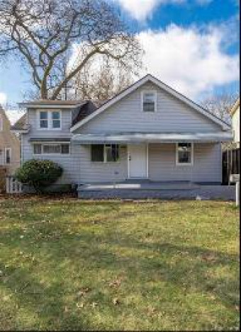 23441 Manistee Street Oak Park, MI 48237