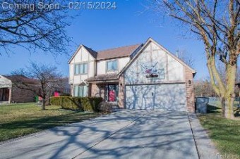 17743 Barry Street Clinton Township, MI 48038