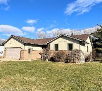 233 Jonathon Drive Almont, MI 48003