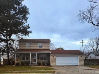 16505 Curtis Street Roseville, MI 48066