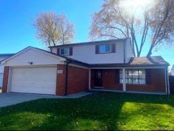 14611 Sherwood Court Oak Park, MI 48237